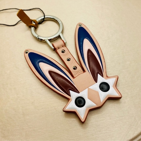 Authentic MCM soft leather star - Picture 3 of 10